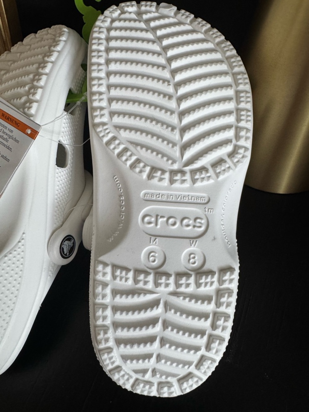 CROCS Classic Clog - White size 8 nwt - Picture 2 of 5